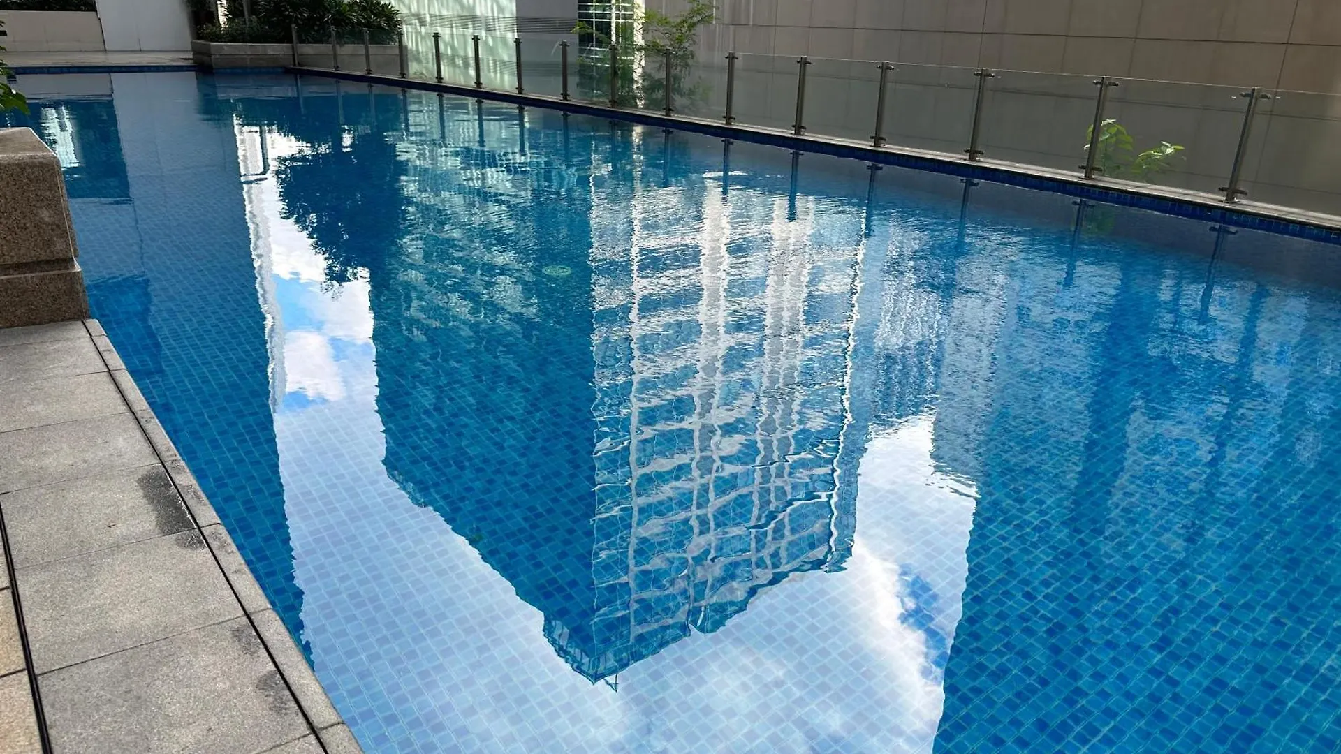 Deluxe Suite In Uptown Bgc With Fountain View Taguig 0*,