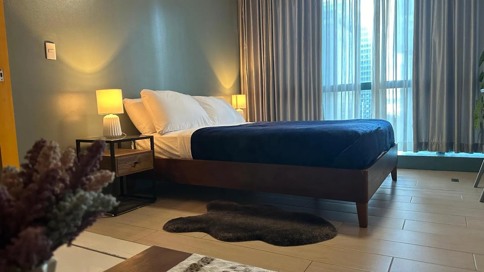 Deluxe Suite In Uptown Bgc With Fountain View Тагиг 0*,  Филиппины