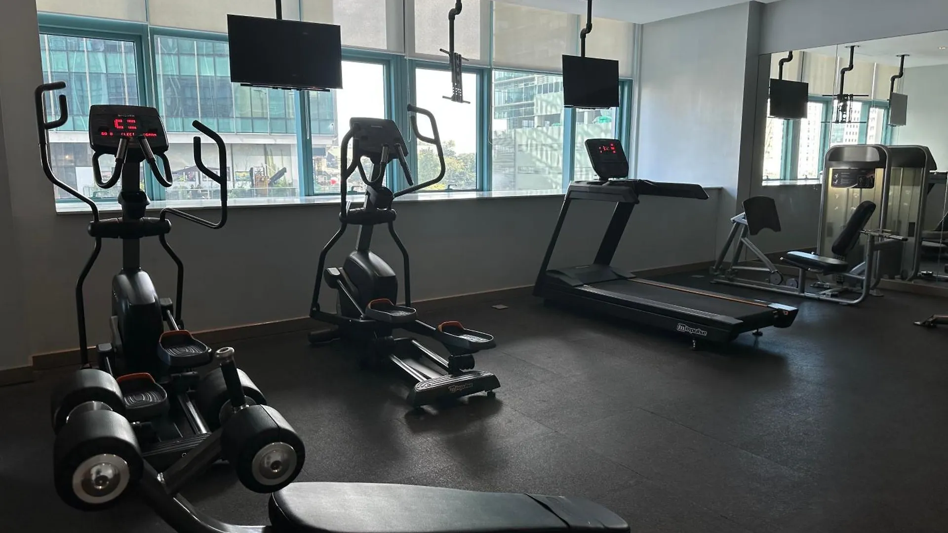 Aparthotel Deluxe Suite In Uptown Bgc With Fountain View Taguig